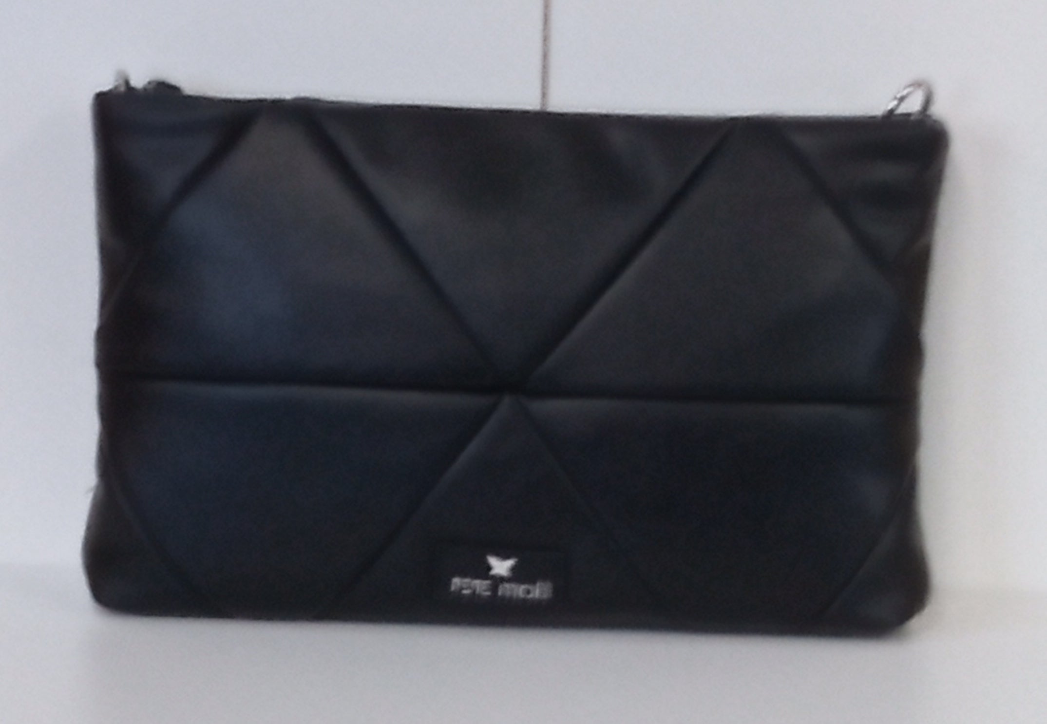 Bolso mano negro